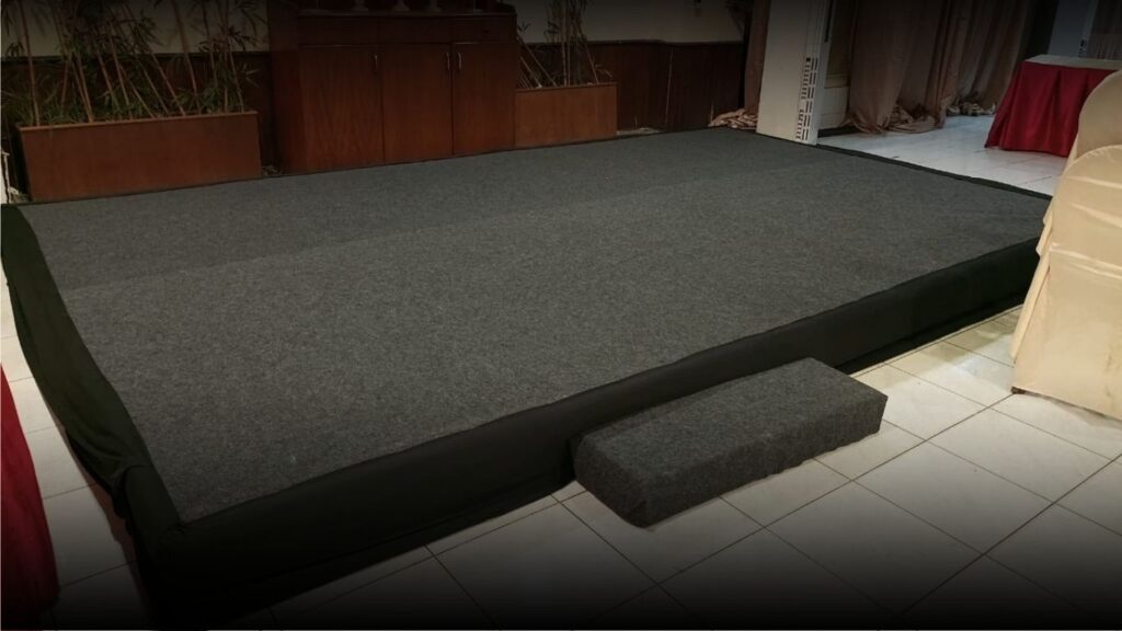 panggung karpet